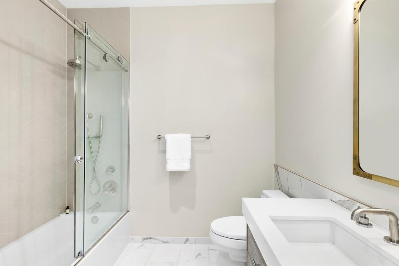 ווסטבורי The Vanderbilt Hotel Suites מראה חיצוני תמונה